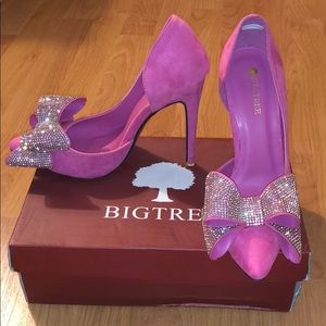 Brand new Hot pink bow heels